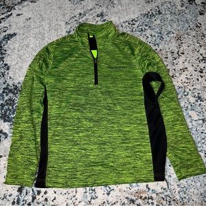 Outfitter Trading Co. Performance Fleece 
• Size men’s small
